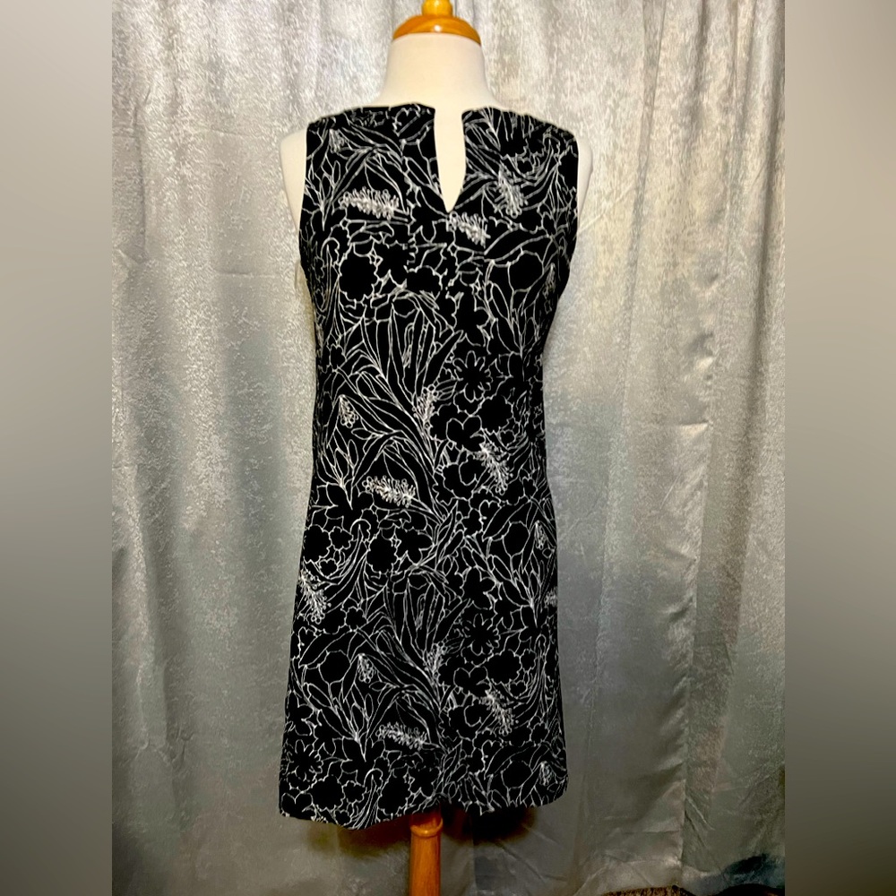 - NY&COMPANY Tank Midi Dress, Size Medium.